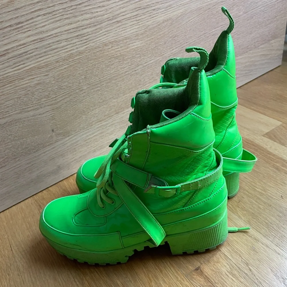 Boots - Picture 1 of 6